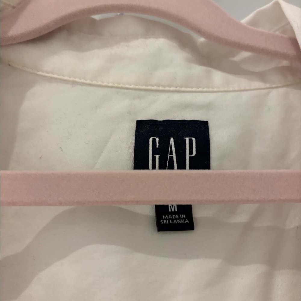 Gap Cropped White Button Down - image 2